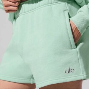 ALO Yoga Spearmint Accolade Shorts NWT